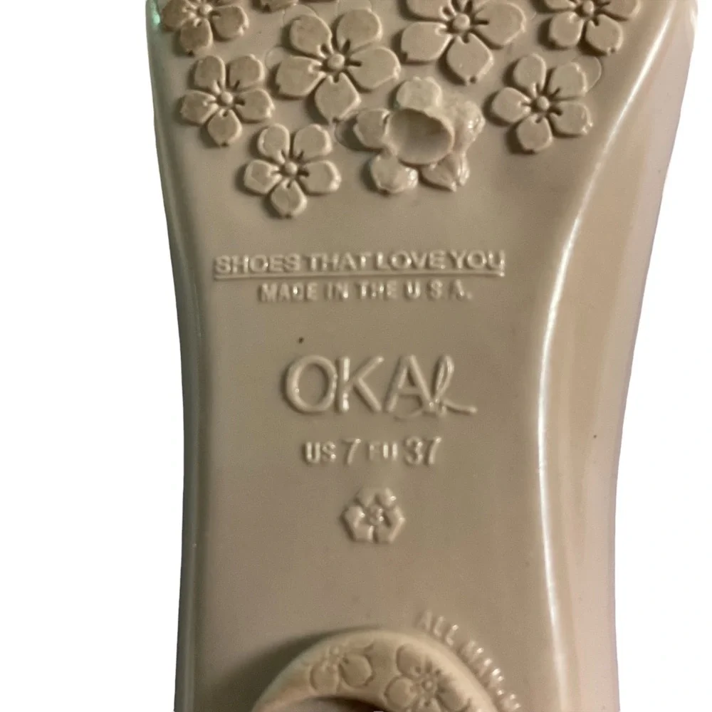 OAKb Women’s flats, size 7 - Picture 4 of 5